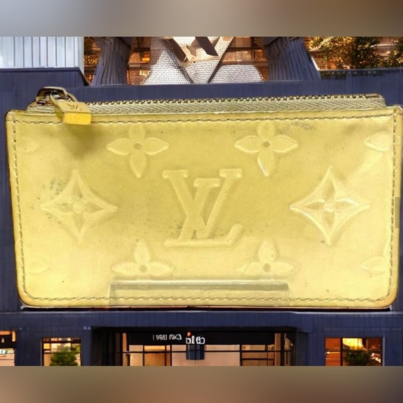 Authentic Louis Vuitton DAUPHINE PATENT LEATHER Vernis CARD Monogram Pochette - Picture 1 of 5